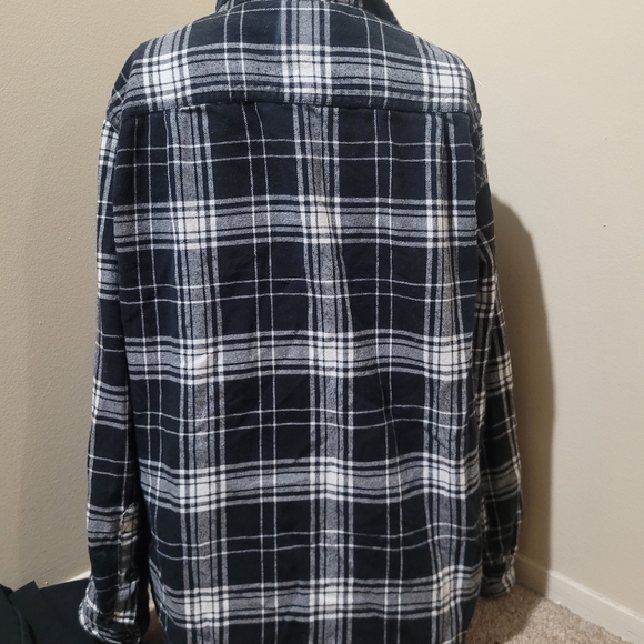 Tilley Black and White Plaid Button Up Shirt - Picture 5 of 5